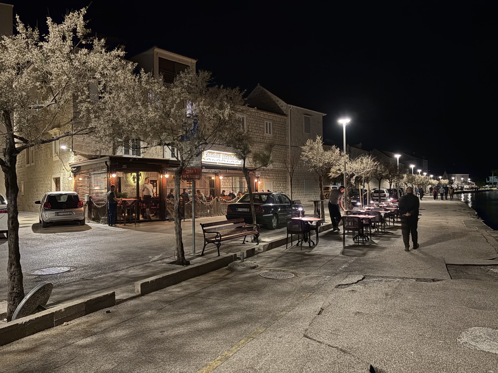 Kaštel Stari – Promenade bei Nacht